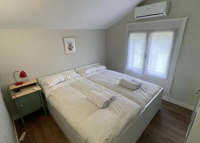 Vakantiehuis La Pinona - Acogedor En Estribaciones De La Sierra De Gredos - Casa 6 Personas Con Piscina En Avila *