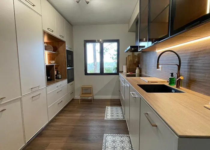 펜션 La Pinona - Acogedor En Estribaciones De La Sierra De Gredos - Casa 6 Personas Con Piscina En Avila 엘 티엠블로